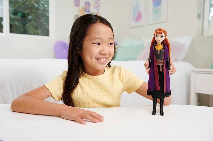 Лялька Disney Princess Frozen Anna принцеса Анна з м/ф Крижане серце в образі мандрівниці HLW50 фото